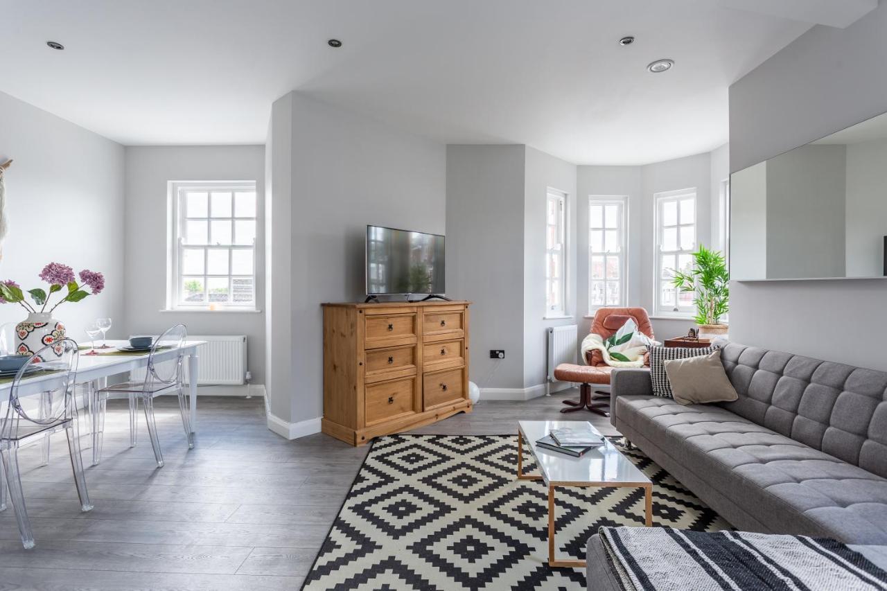 2 Bedroom Apartments With Sofa Bed In Southend Luaran gambar