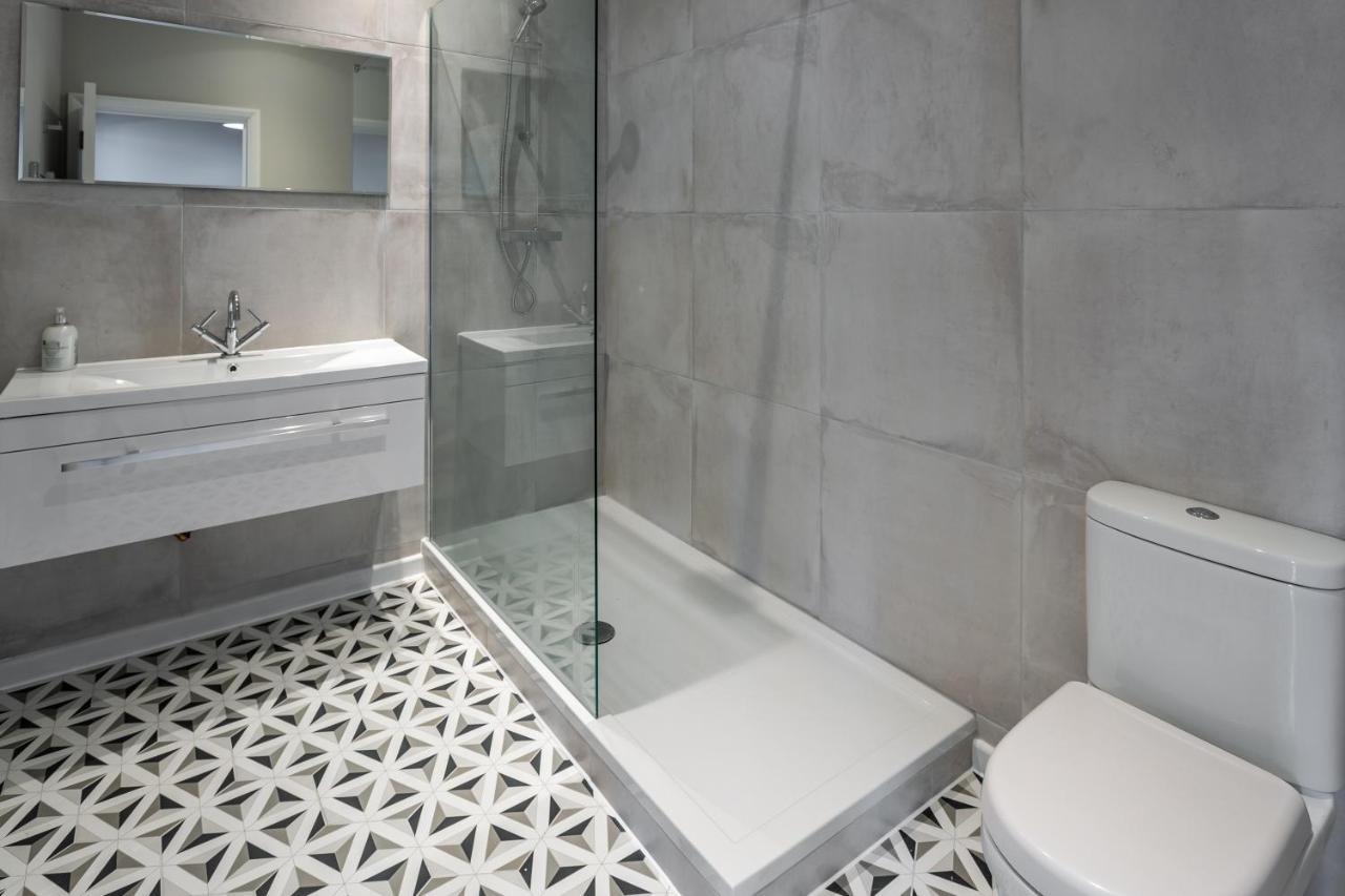 2 Bedroom Apartments With Sofa Bed In Southend Luaran gambar