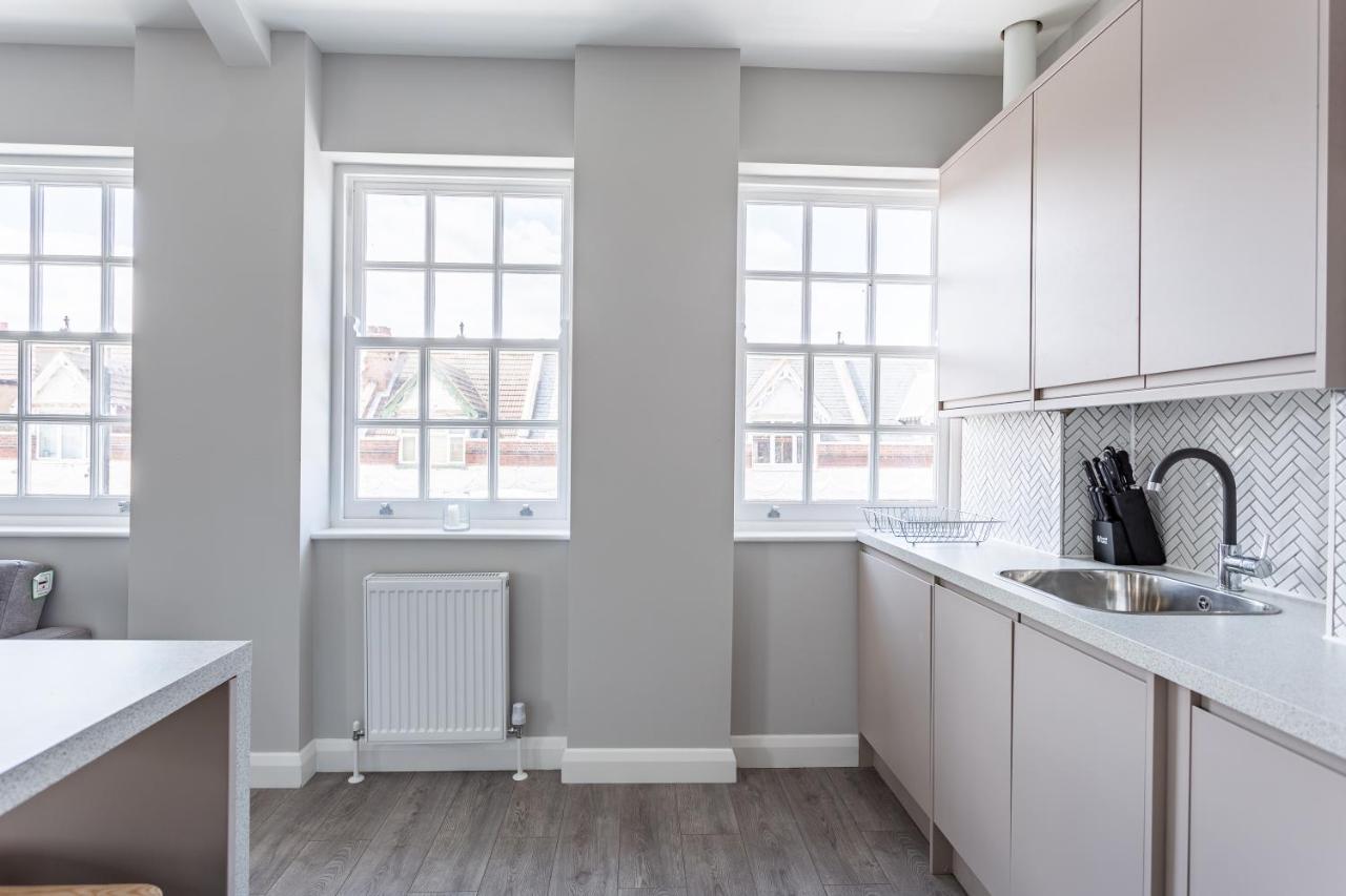 2 Bedroom Apartments With Sofa Bed In Southend Luaran gambar
